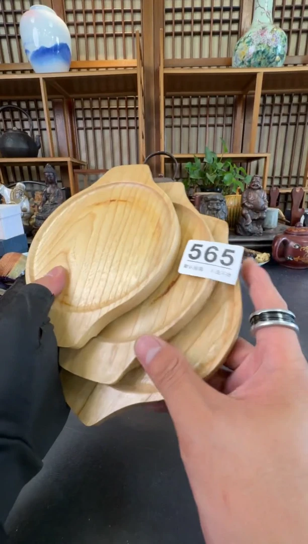 摆件m***a  注意：回流商品，默认有瑕，不退不换。