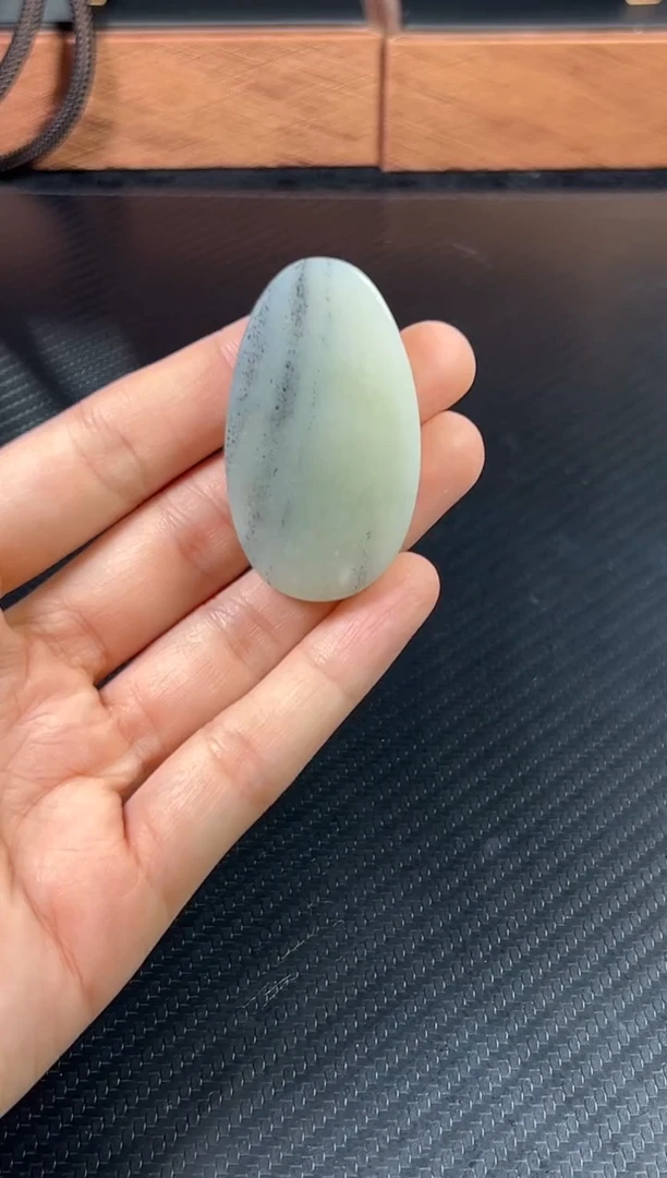 和田玉未镶嵌吊坠(赠链)且末微色差远矿吊坠Mm