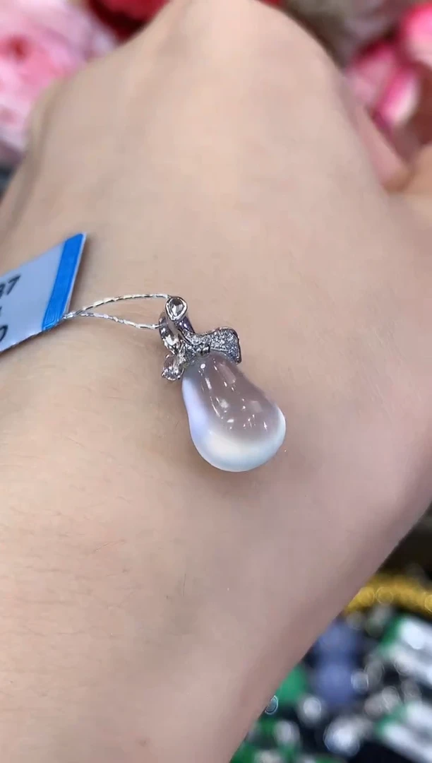 吊坠(不含链)18K金镶嵌翡翠B172