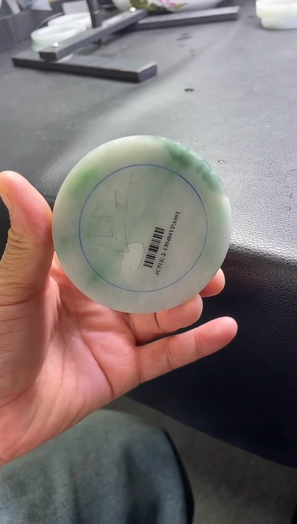 未镶嵌手镯定制翡翠手镯