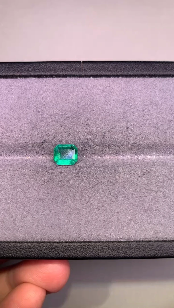 裸石未镶嵌祖母绿1.55ct赞比亚吉尔德VVG微A045