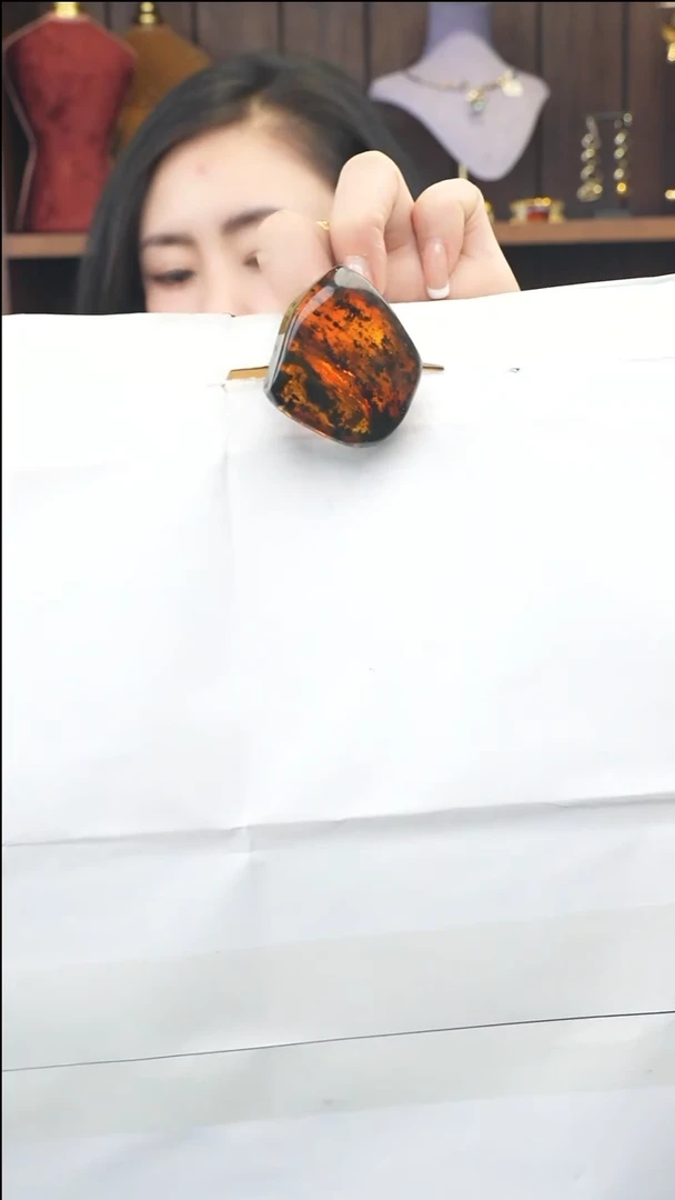 未镶嵌琥珀戒指多人