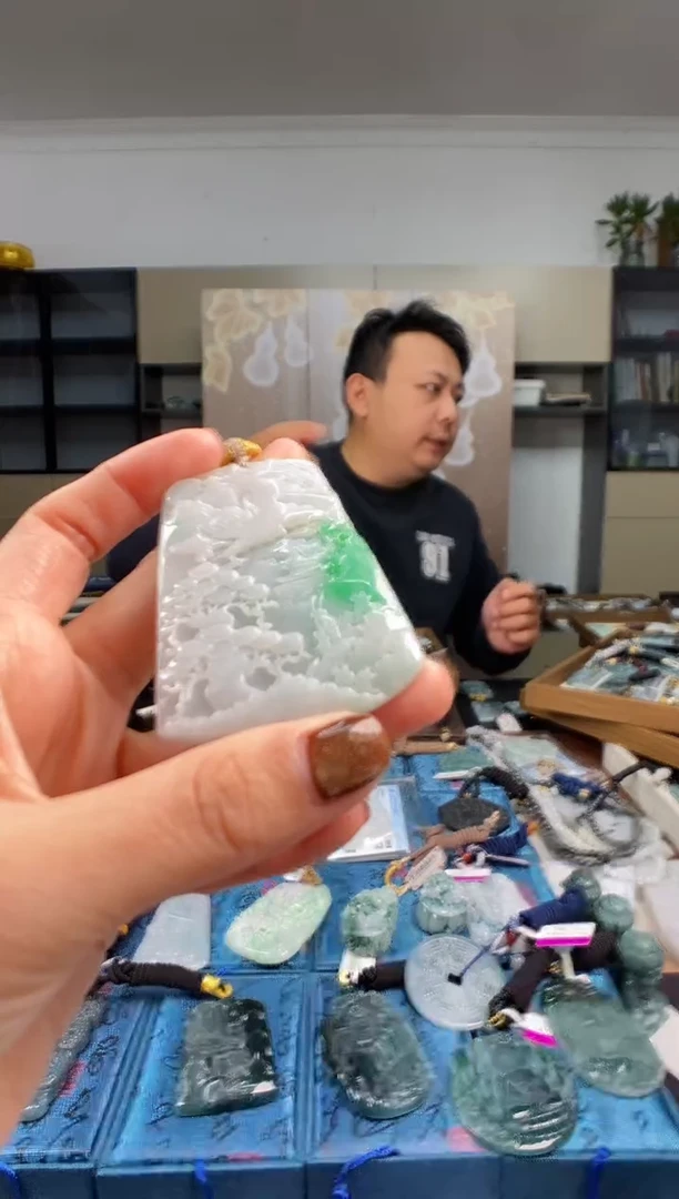 颈饰未镶嵌翡翠多样性发其一