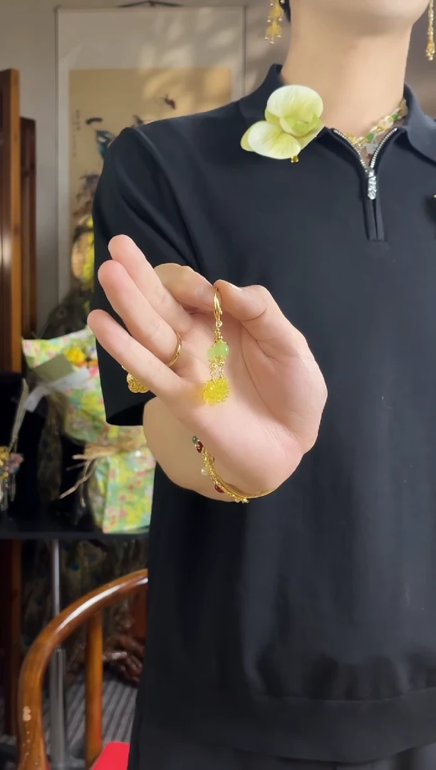 铜合金无透葡萄耳饰