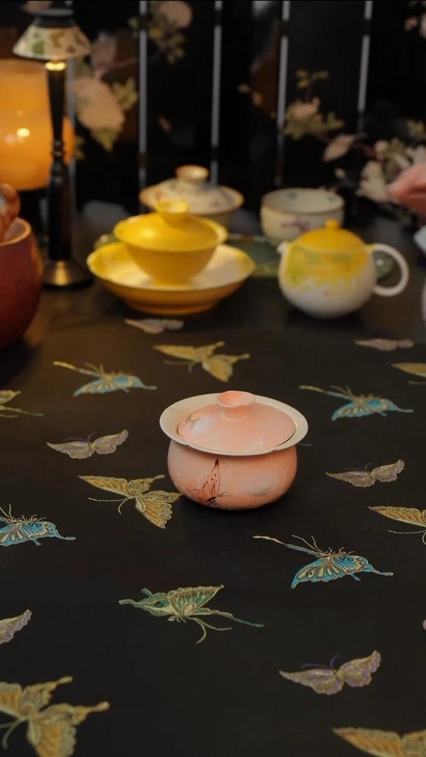 汐霞蝶梦   盖碗