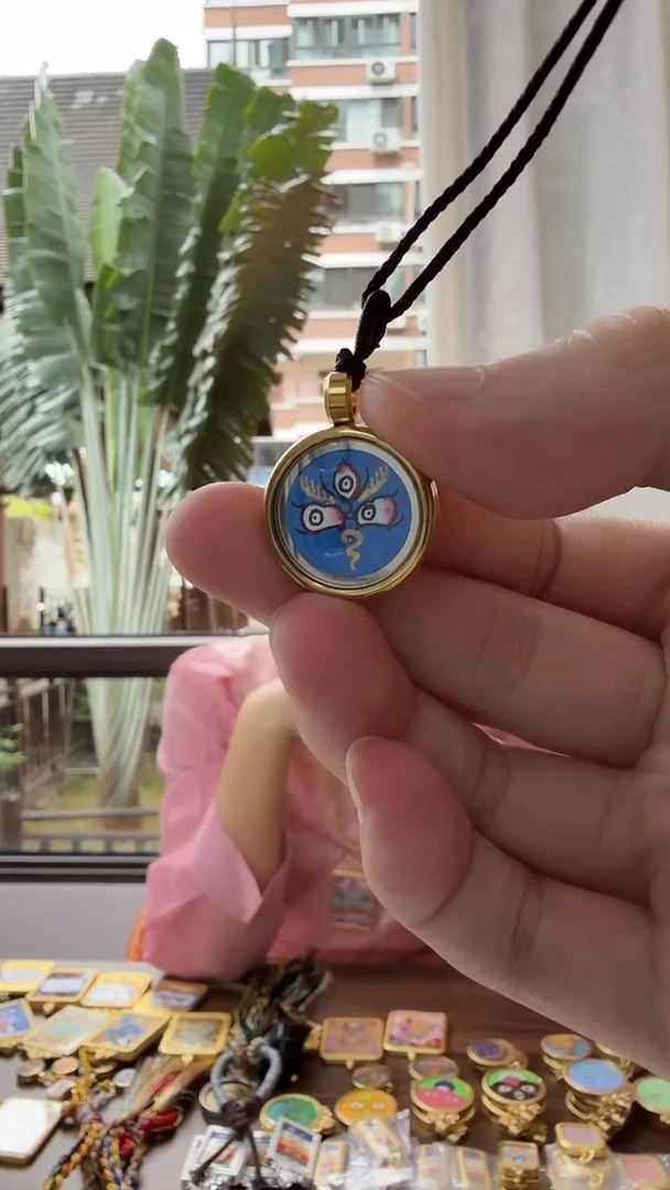 吊坠黑C-热贡纯手绘唐卡