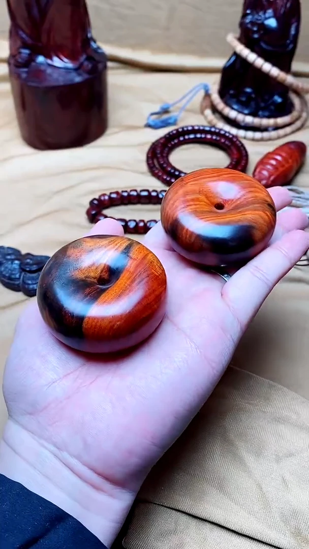 交趾黄檀（大红酸枝）平安扣（其一）