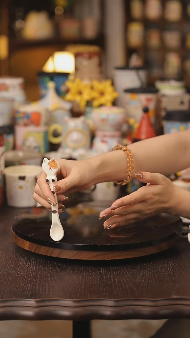 摆件景德镇釉下彩绘设计师款式陶瓷