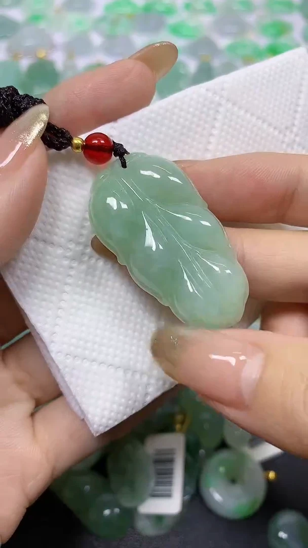 颈饰未镶嵌翡翠A货