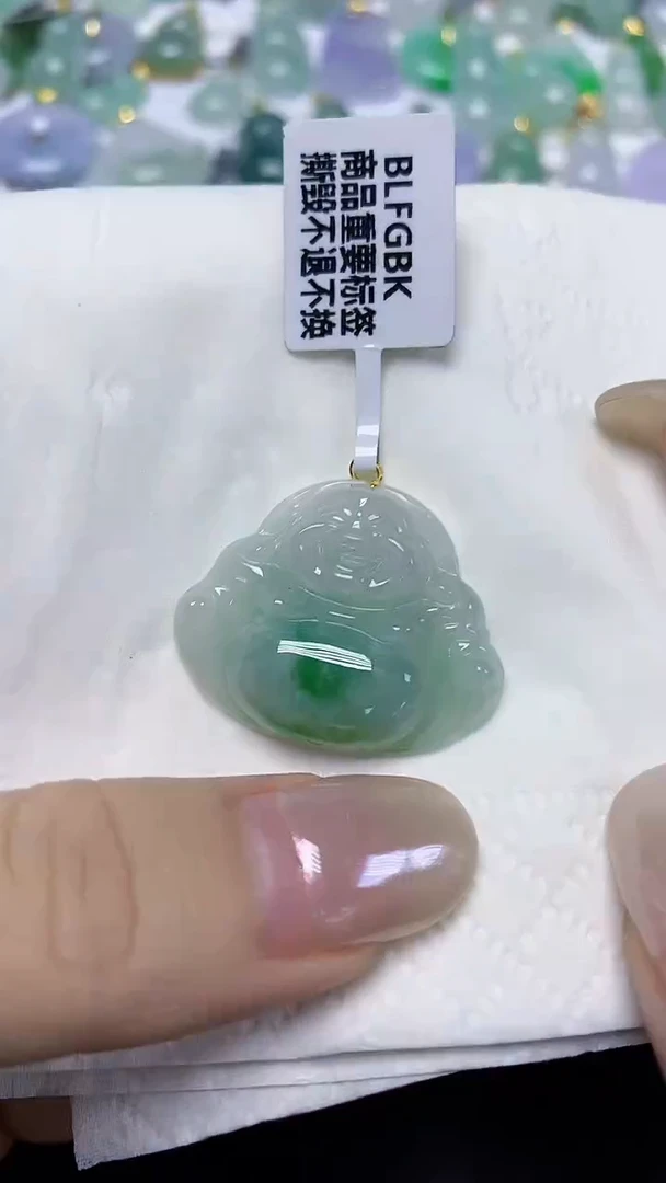 翡翠18K金镶嵌颈饰天然缅甸翡翠A货