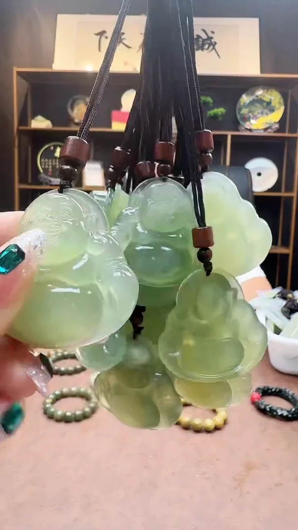 未镶嵌蛇纹石玉手串多样性随机发货其一