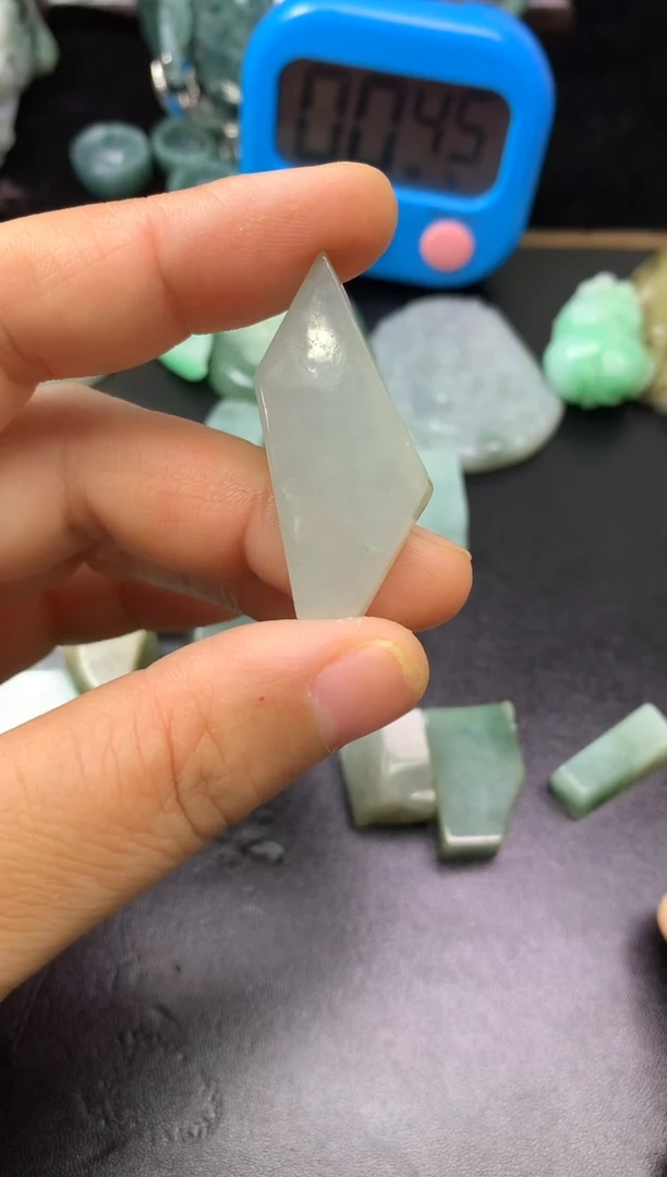 颈饰未镶嵌翡翠@***泪料子