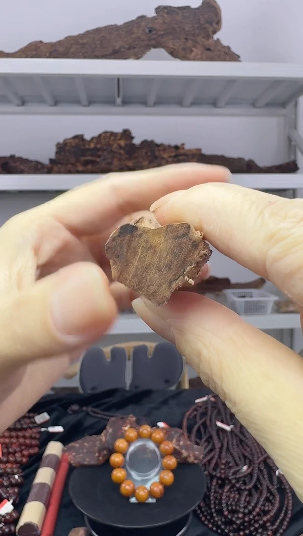 降真香海南降真香大叶糖结手把件20g