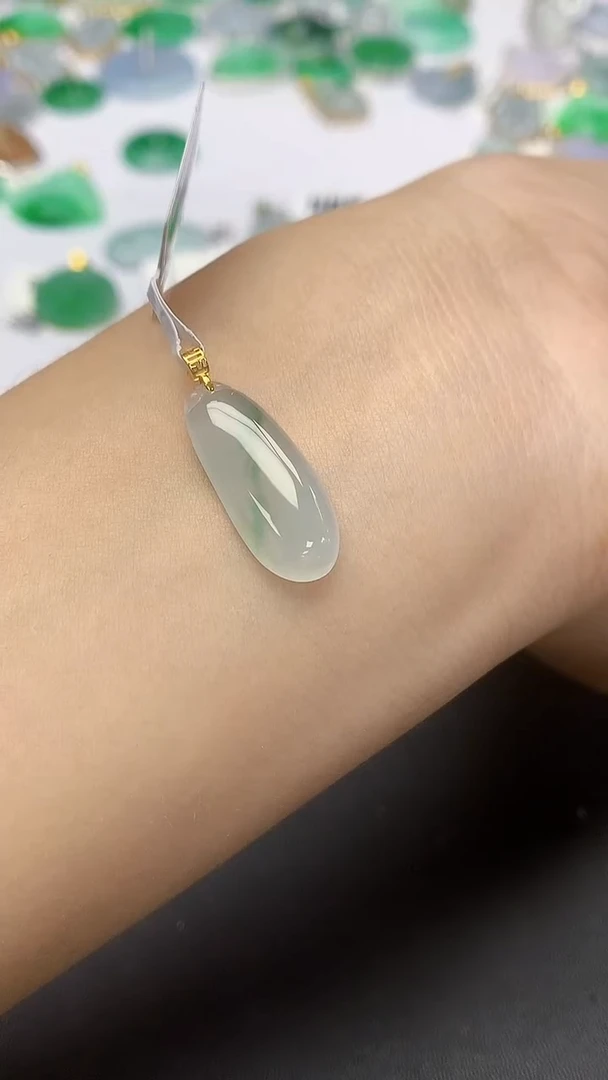 翡翠18K金镶嵌颈饰 天然缅甸a货翡翠
