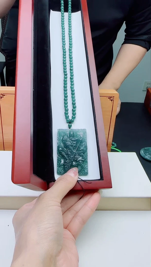 颈饰未镶嵌翡翠多样性发其一