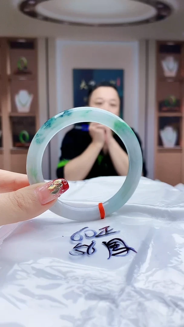 【闪购商品】翡翠手镯未镶嵌    H68-120
