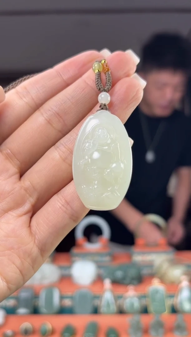 颈饰未镶嵌和田玉佩佩