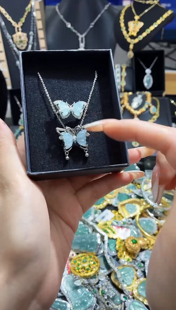 翡翠未镶嵌吊坠(不含链)天然翡翠a货 多样性发其一