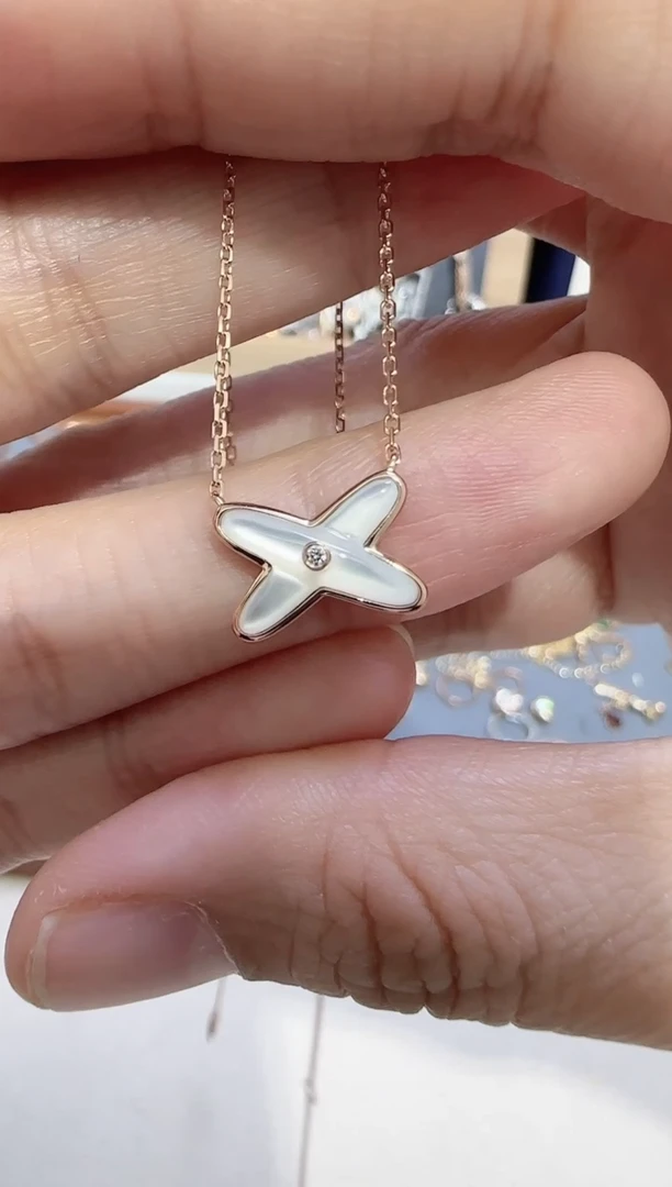 【闪购商品】天然钻石项链18K金镶嵌多样性发货发其一