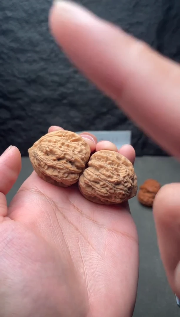 吊坠文玩核桃赤龙鸡心 25号