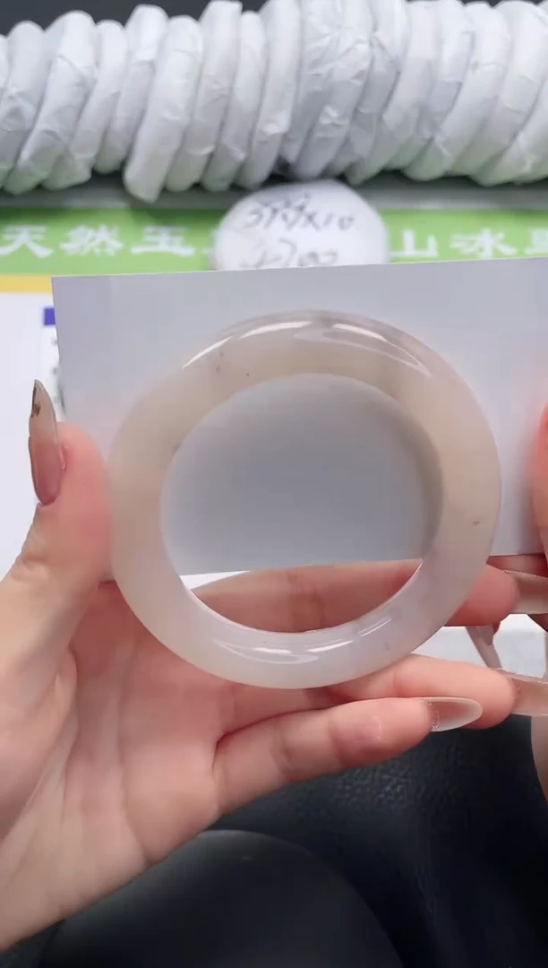 【闪购商品】石英质玉手镯未镶嵌A48-55+