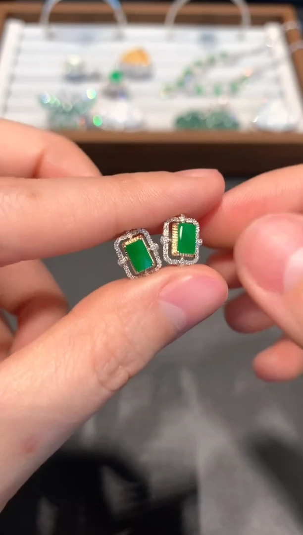 【闪购商品】翡翠耳饰18K金镶嵌3200