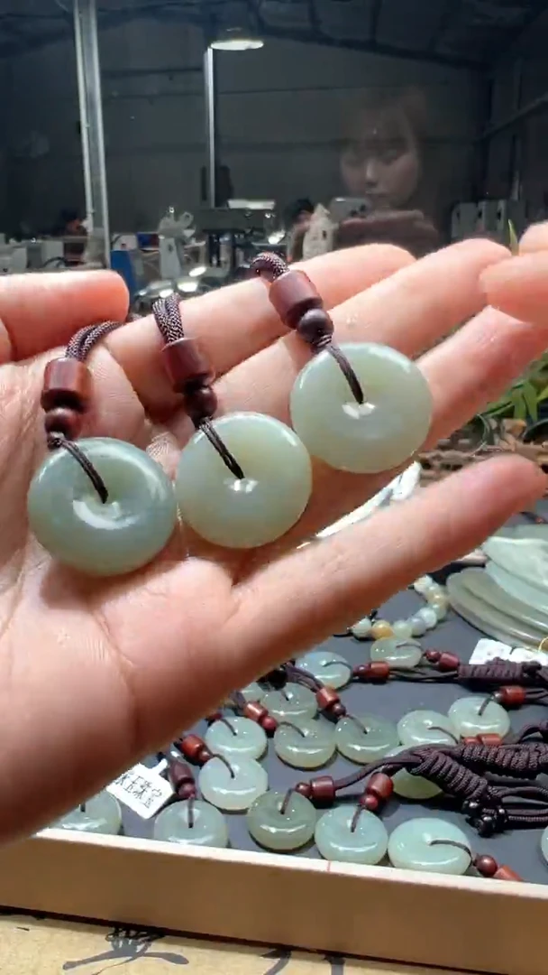 【闪购商品】和田玉（青白玉）手链未镶嵌平安扣