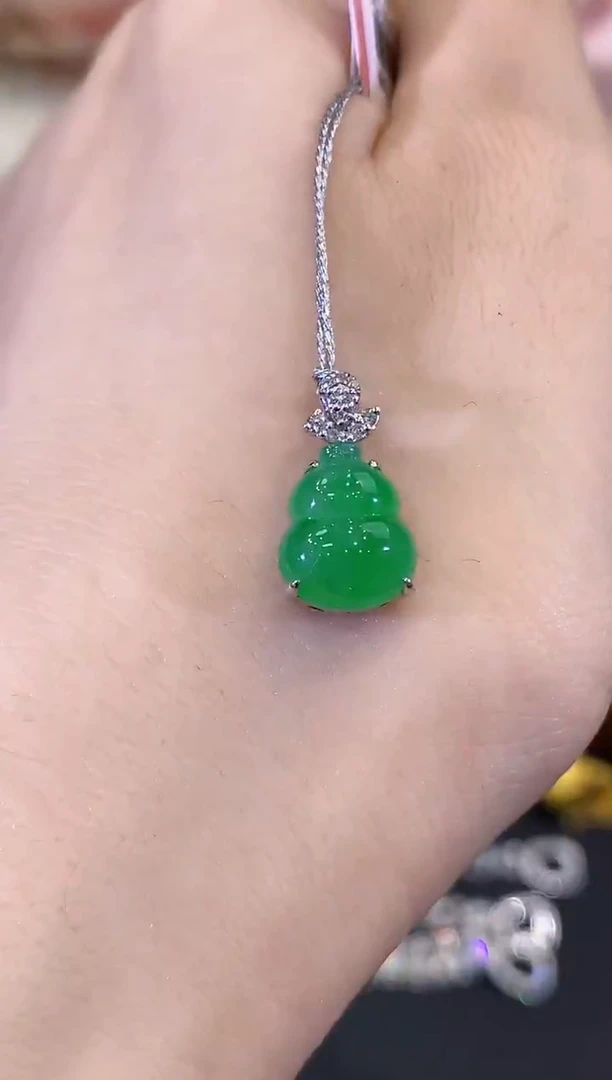 吊坠(不含链)18K金镶嵌翡翠B88