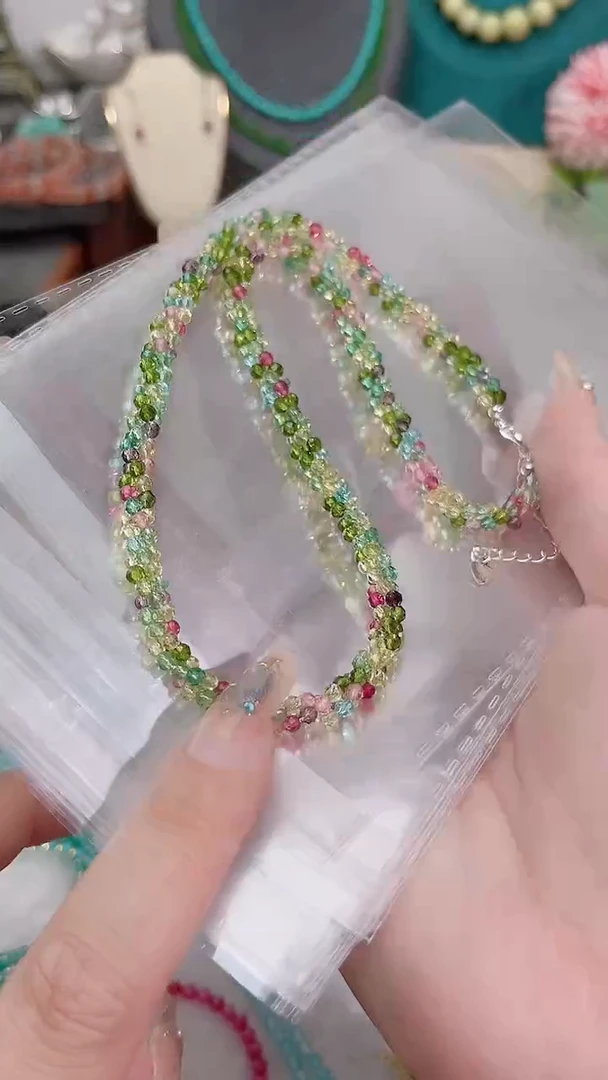 银S925镶嵌颈饰尖晶石彩麻花39.9