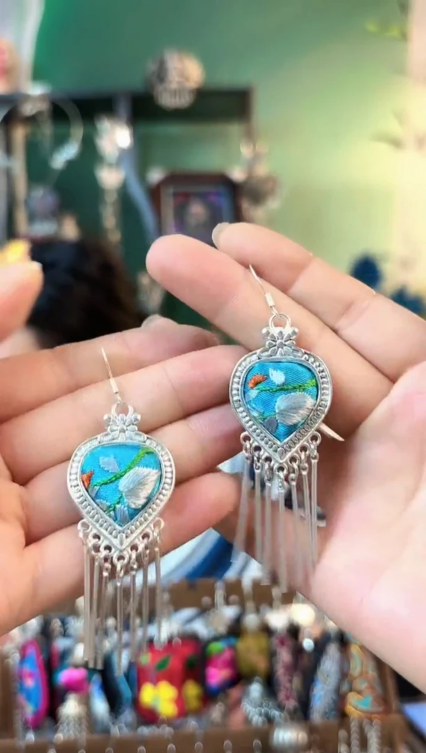 织绣?****?彩云南阁非遗老绣饰品189