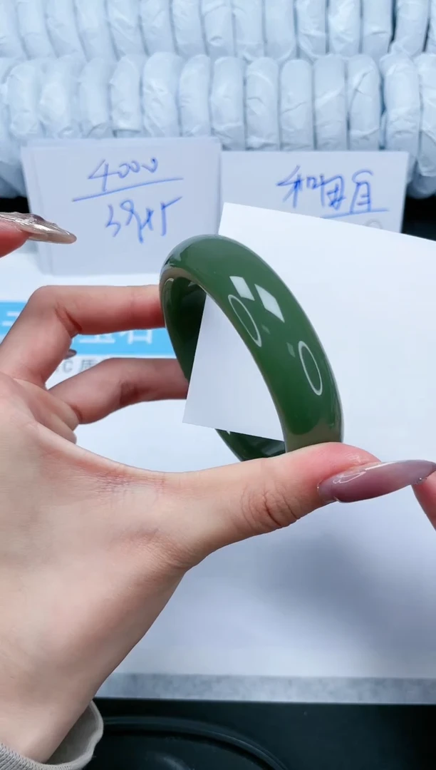 【闪购商品】石英质玉手镯未镶嵌84-58.1