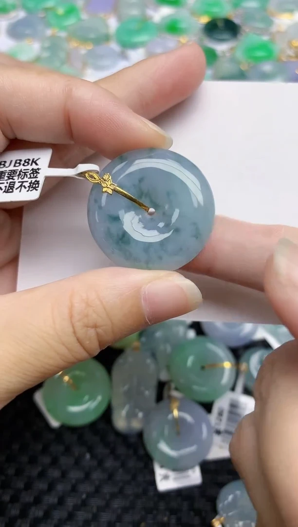 翡翠18K金镶嵌颈饰天然翡翠A货