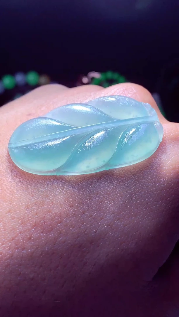 未镶嵌定制翡翠深***?翡翠毛货定制