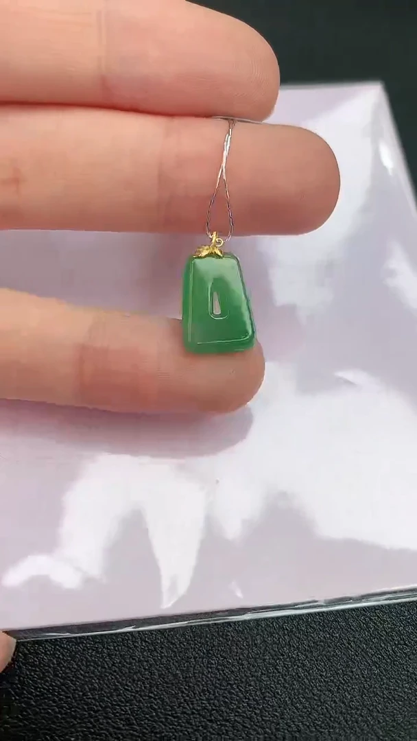 【闪购商品】翡翠颈饰18K金镶嵌赠礼盒证书  敏