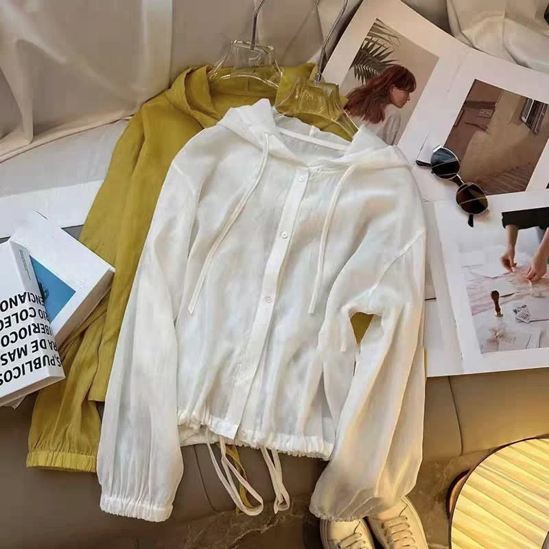 轻薄透气连帽防晒衣夏季宽松百搭户外休闲防紫外线纽扣款开衫外套