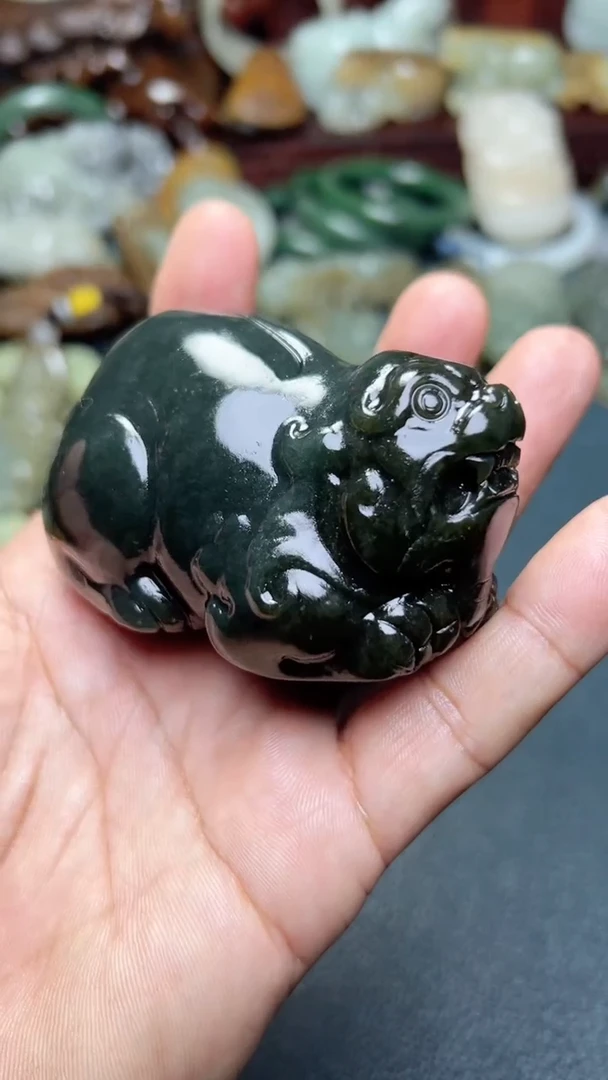 和田玉未镶嵌把件-