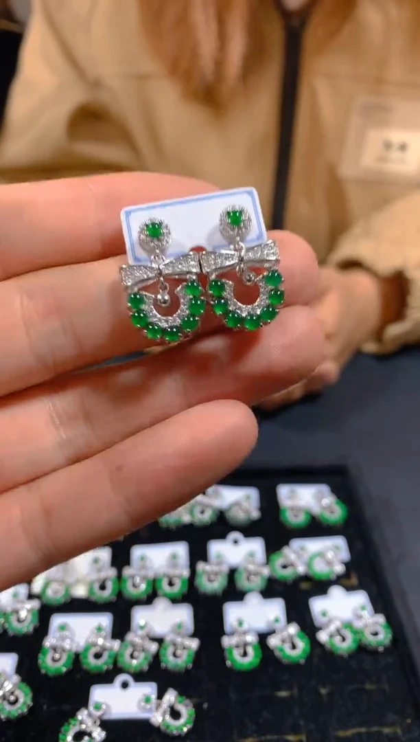 未镶嵌翡翠耳饰多样性发一