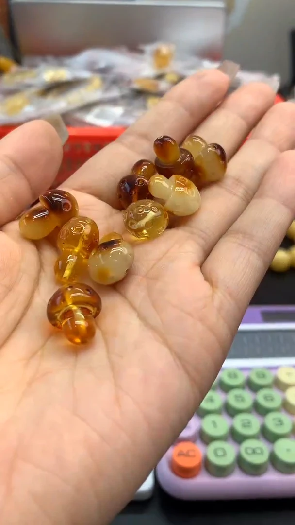 未镶嵌琥珀珠宝奇石1378多样性发其一
