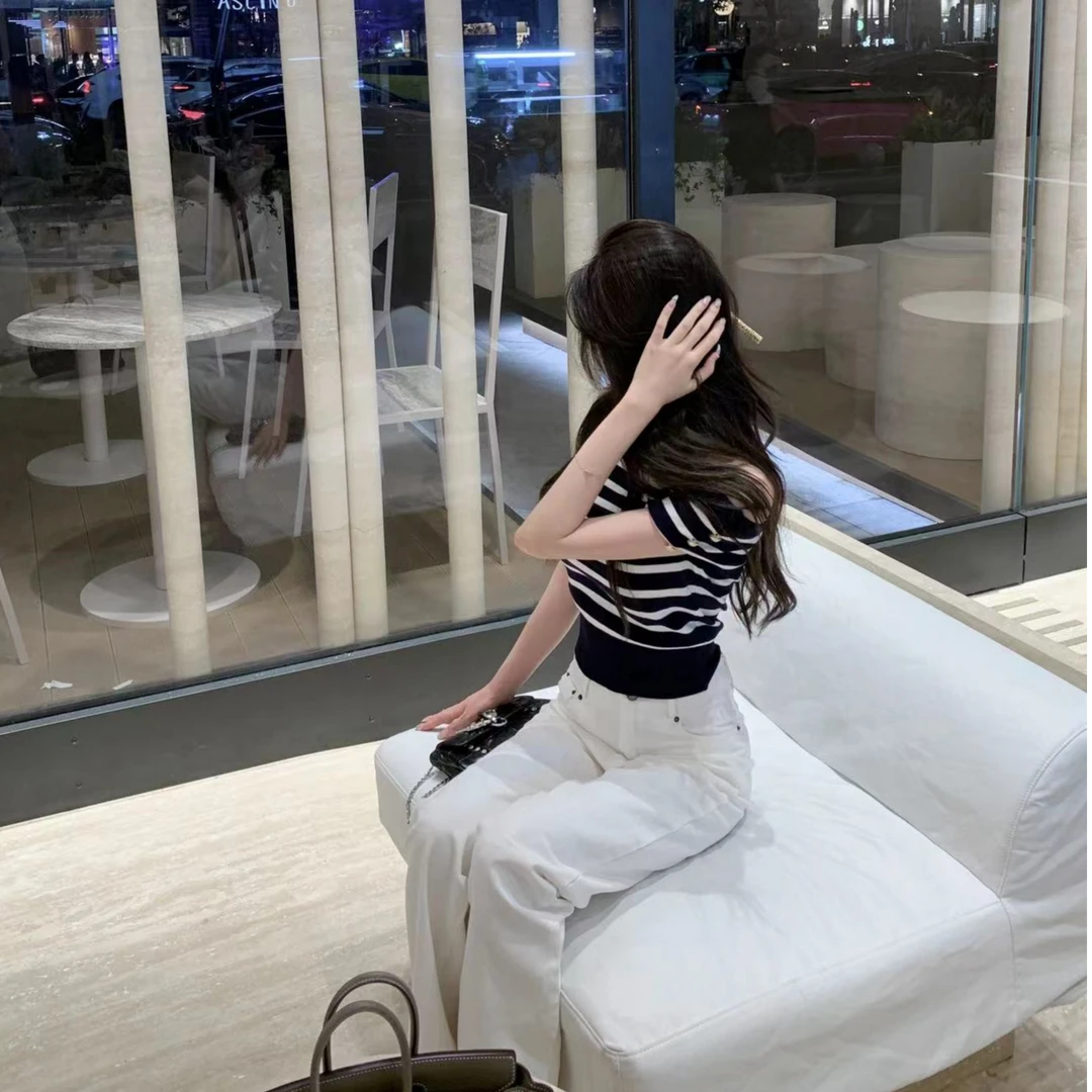 【徐徐啊】老钱感白色直筒牛仔裤高腰显瘦气质修身百搭休闲