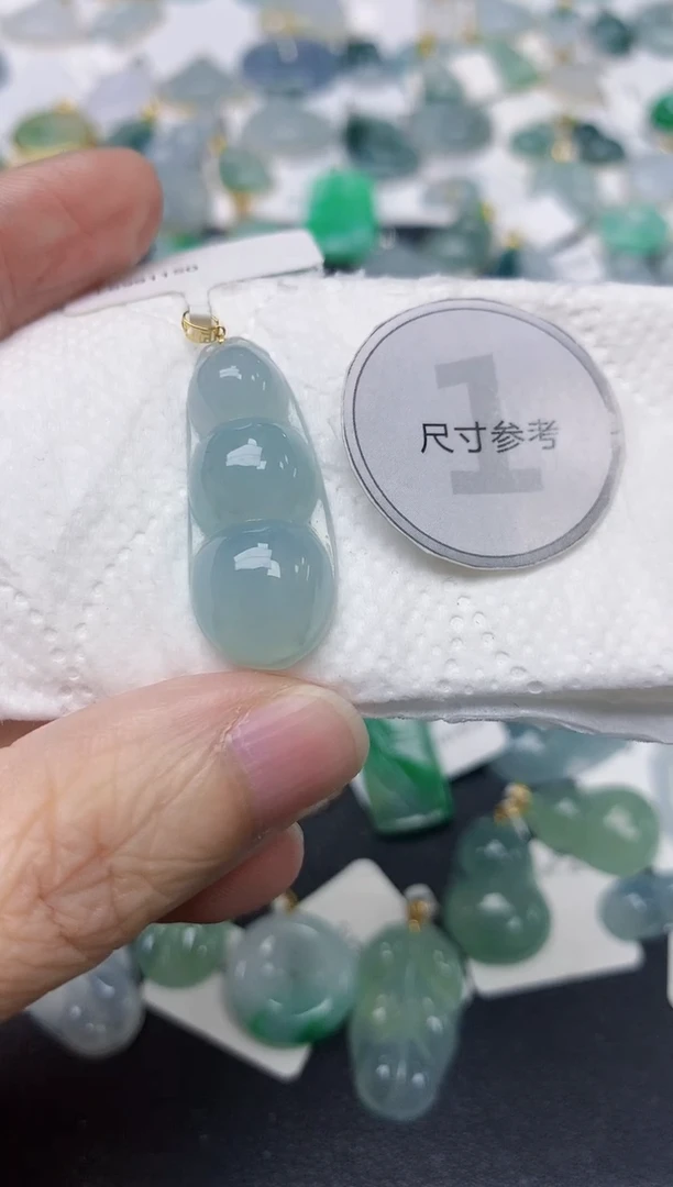 颈饰18K金镶嵌翡翠天然缅甸A货翡翠