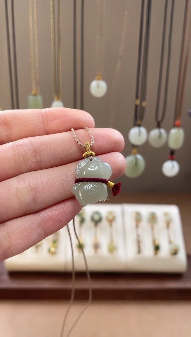 颈饰未镶嵌和田玉和田玉吊坠