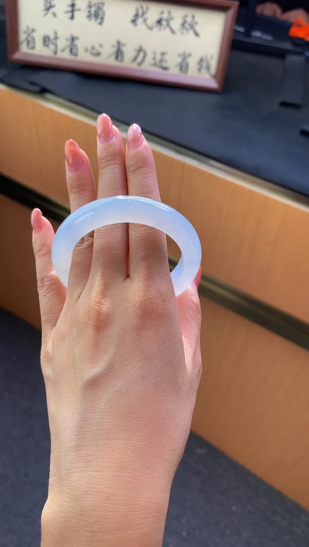 未镶嵌手镯翡翠-C685 圈口53