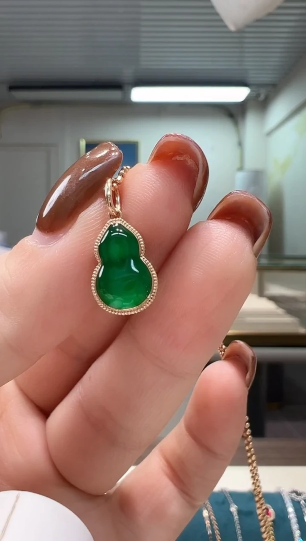 吊坠(不含链)18K金绿葫芦小吊坠K红