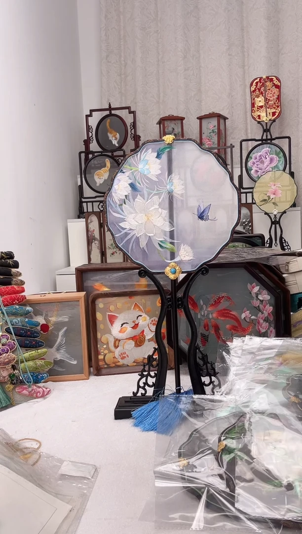 扇子苏绣作品手工团扇