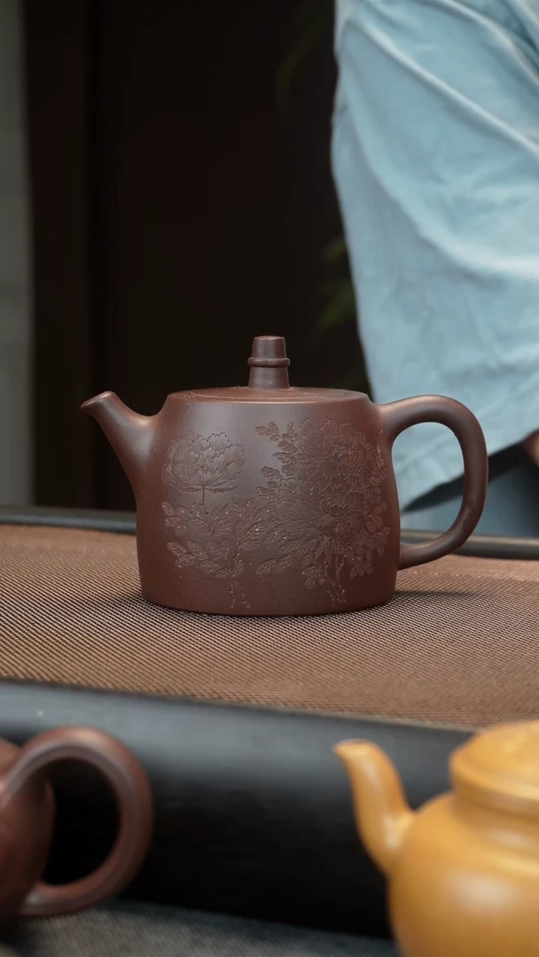 茶壶紫砂陶仁刻绘 汉铎 230CC  