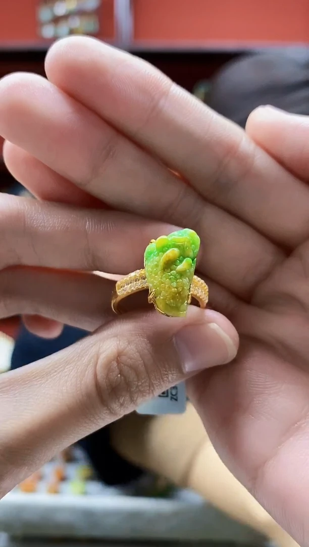 颈饰未镶嵌翡翠翡翠戒指-7