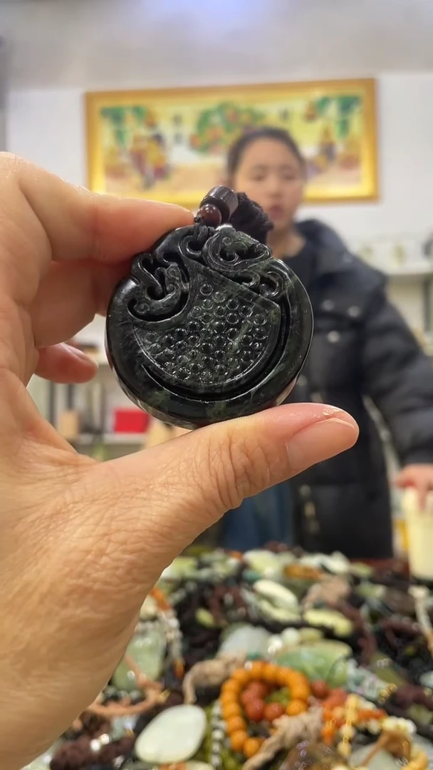 未镶嵌岫玉挂件