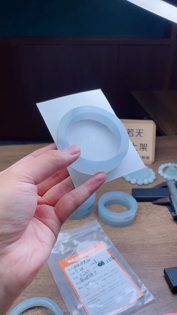 定制翡翠手镯未镶嵌定制