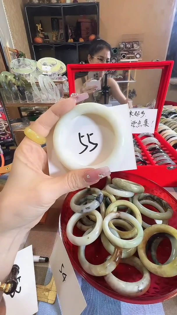 岫玉未镶嵌手镯79
