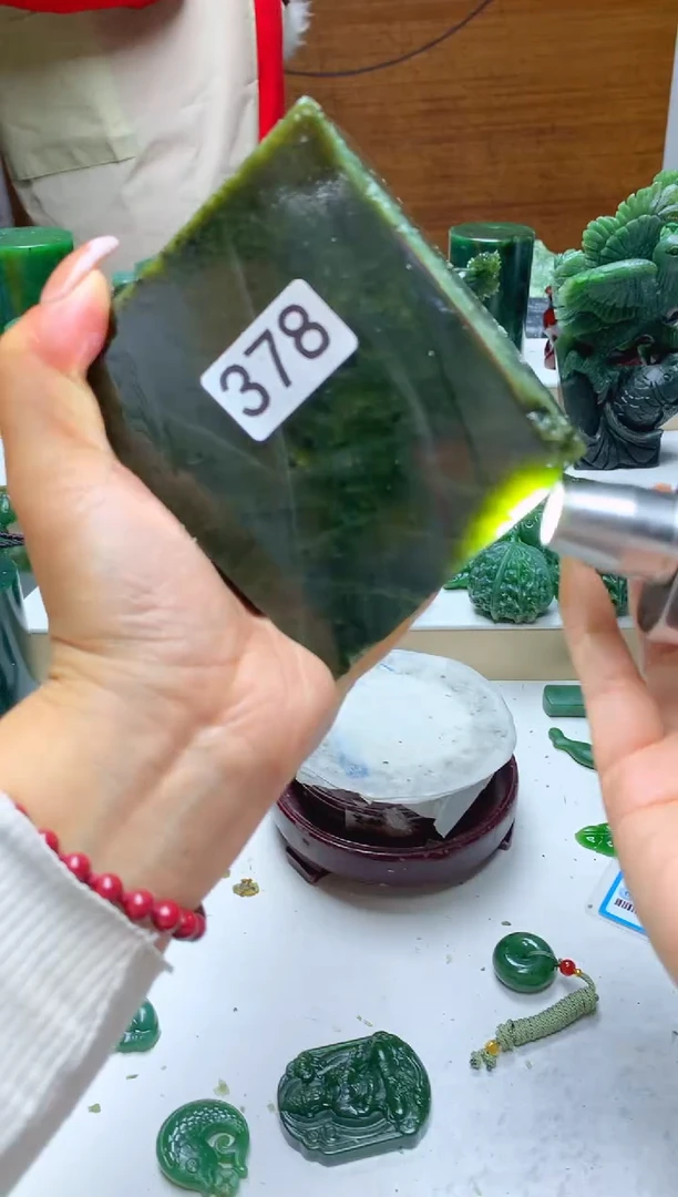 未镶嵌和田玉摆件1